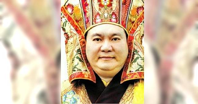 【假活佛荒淫錄1】賑災為名吸金2億　法國買城堡擁5賓士