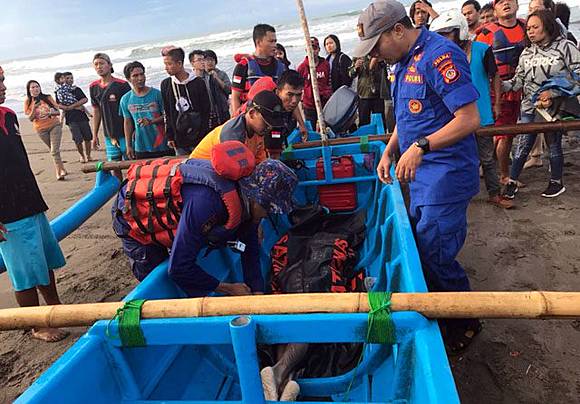 Korban Terseret Ombak Parangtritis Ditemukan Tewas Mengapung