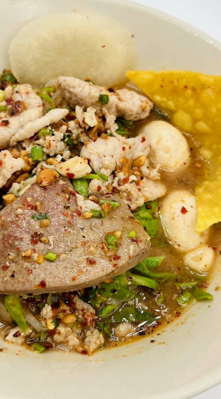 ร้านก๋วยเตี๋ยว ปุ้ยเก่ง ต.ต้มยำ สาขาประชาชื่น