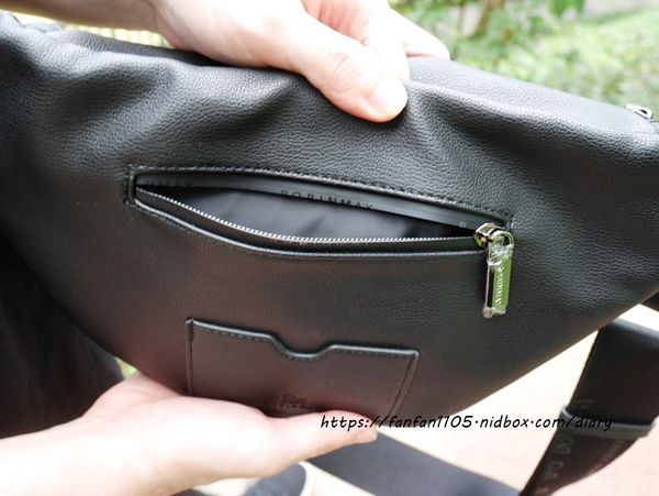 情侶穿搭【ROBINMAY】夢特消光騎士胸包 情侶版 #RM情侶胸包 #西門武昌旗艦店 (8).JPG