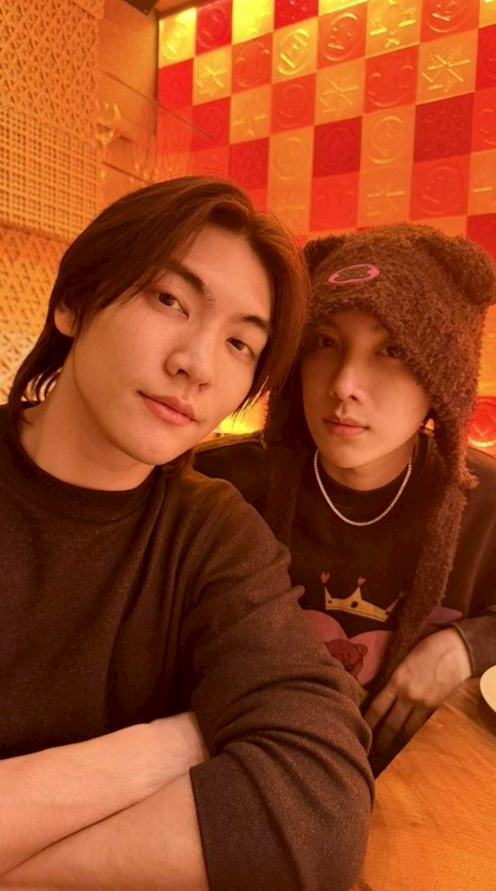 สาววายสมองไหล🫠บนอปฟก🐣🩷🐰