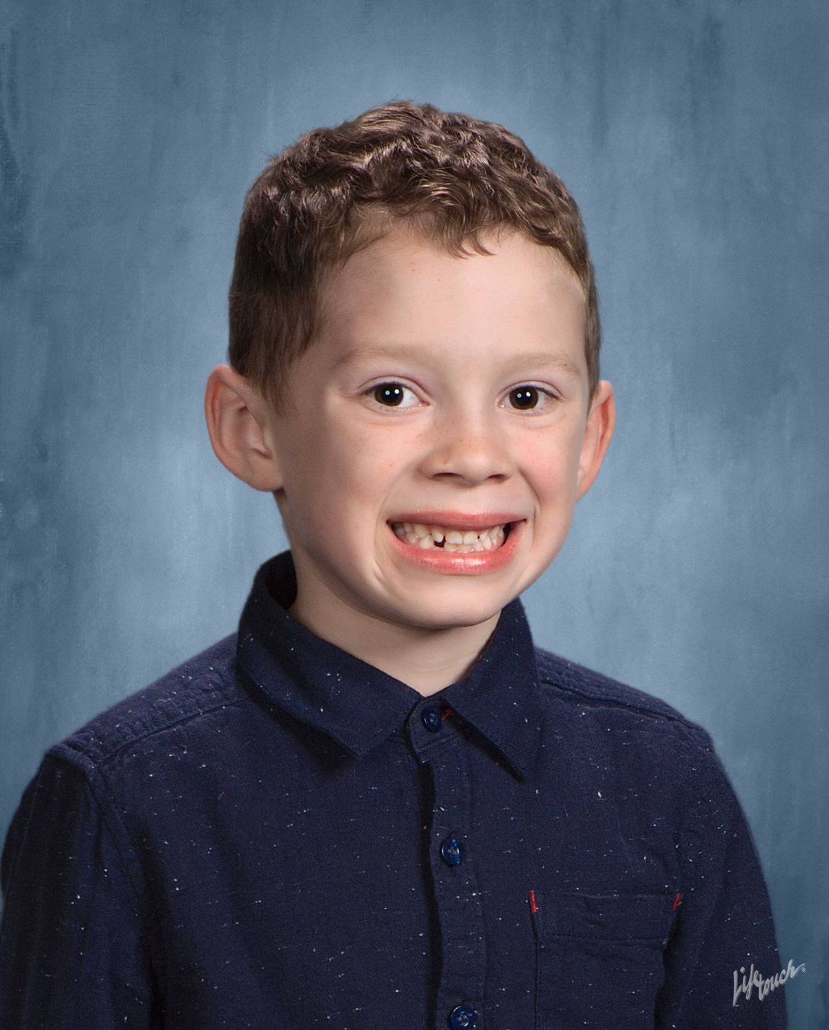 尷尬又不失禮貌的他笑出皺紋惹網民關注 假笑男孩gavin Thomas 我是真心在笑的 Madame Figaro Line Today