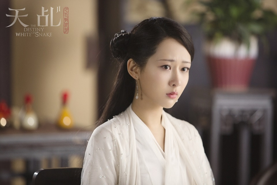 網評「陸劇中的美強慘TOP」7：《天乩之白蛇傳說》白夭夭 楊紫飾演