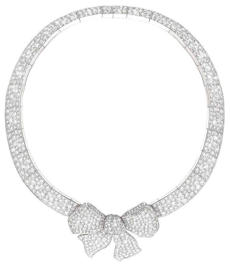 CHANEL「1932 Bijoux de Diamants」系列，RUBAN項鍊（大型款）╱鉑金，鑲嵌855顆總重約79.80克圓形切割鑽石。（圖╱CHANEL提供）