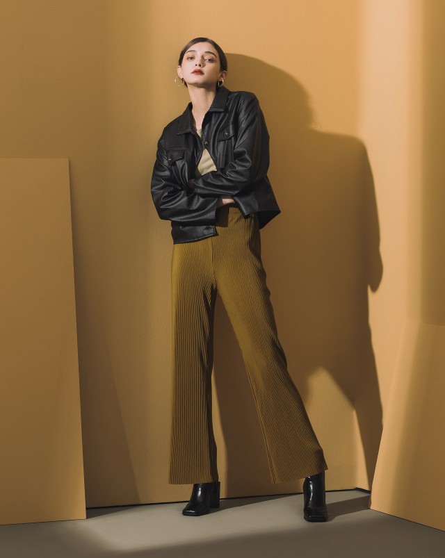 個性帥氣/人造軟皮革好照顧/版型微寬鬆時髦兼具/貼心多口袋設計/質感大釦