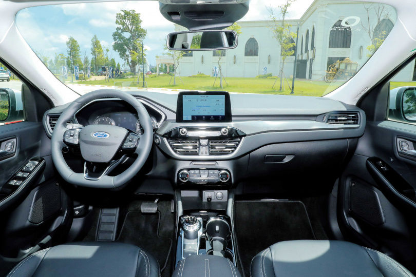 以人為出發點設計，打造全新內裝格局，將前座艙搭配極簡化中控配置。（圖／王永泰攝）