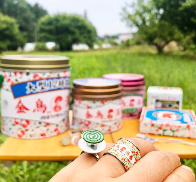 缶と線香のペアリング！「金鳥の渦巻 蚊取り線香」がなんとリングに