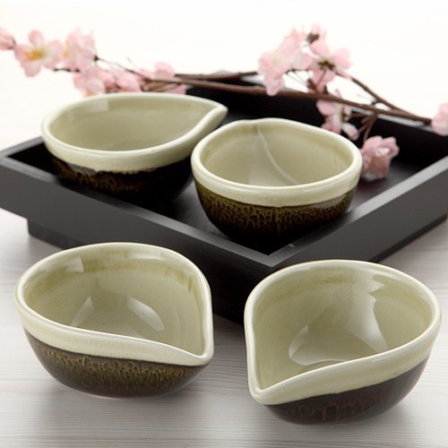 / 商品特色 / 釉彩陶瓷材質加上簡約的葉子造型，搭配沈穩的深色木盤，讓您的餐桌展現濃濃的懷石風情，凸顯優雅不凡的個人品味！可盛放醬油、醋、各式沾醬或小菜、醬料使用。 http://addons.bo