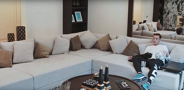 Begini Mewahnya Isi Rumah Mesut Ozil yang Harganya Rp 179 Begini Mewahnya Isi Rumah Mesut Ozil yang Harganya Rp 179