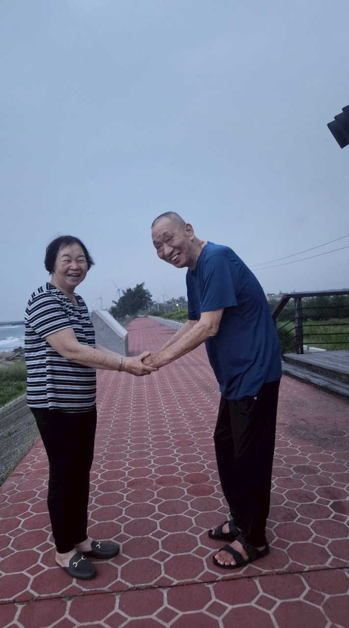 曾愛手足