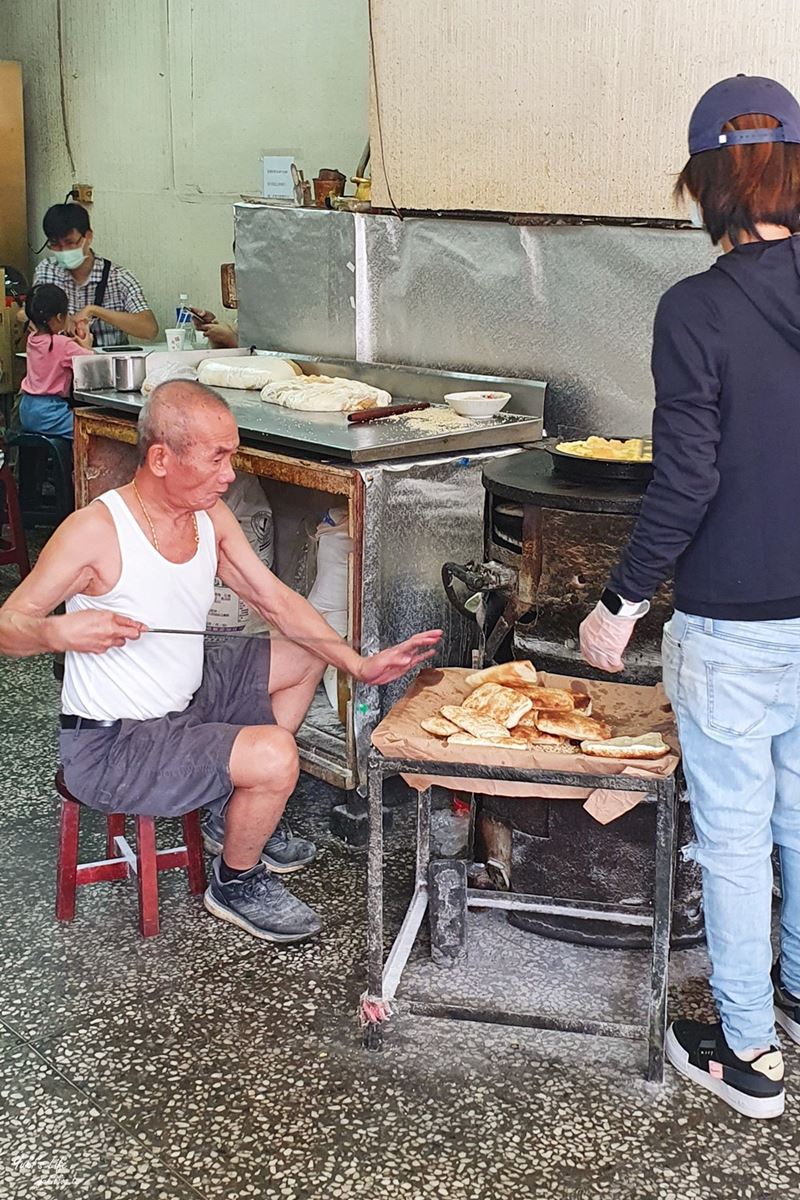 老饕激推口袋名單！雙北６家秒殺排隊燒餅：15元開吃、超厚芋頭餡、狂掃40顆