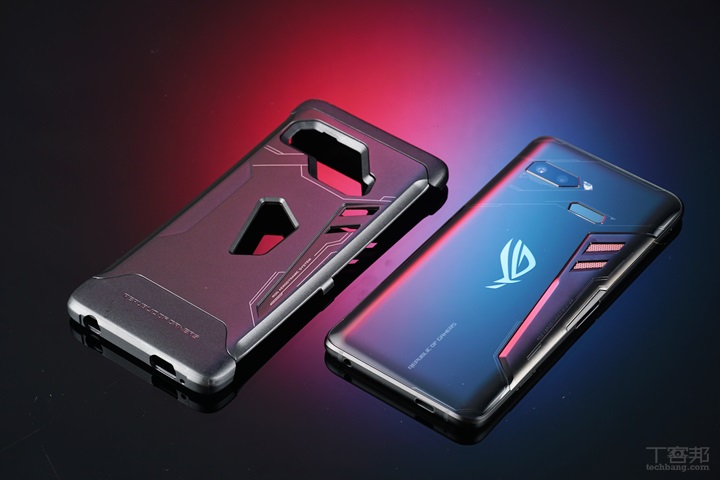 華碩 ROG Phone 大全套開箱！重新定義電競手機樣貌