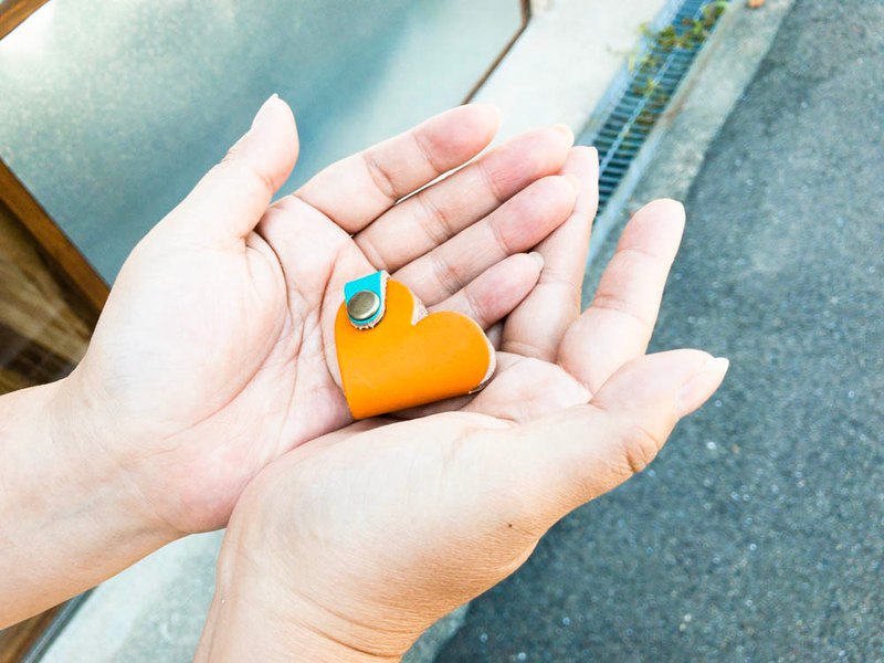 “元氣永遠在我手中” 駱駝色和青綠色為活潑流行音樂。 送給永遠美好的人的小禮物★ “可愛的心的活動” 小心臟的多彩配色方案 可能帶有未婚心臟的捲線器。