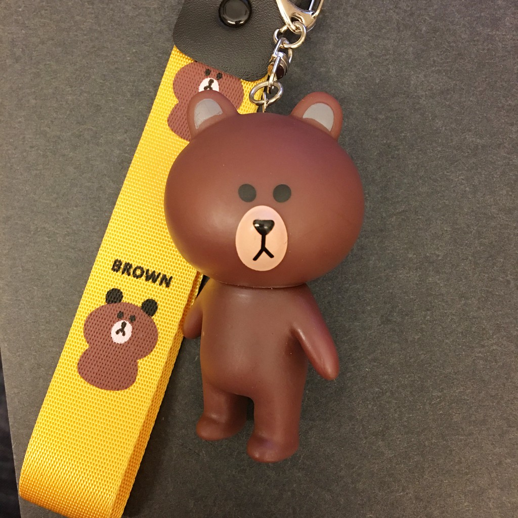 【名稱】韓版Line Friends 熊大公仔 手腕織帶鑰匙圈【產地】韓國【規格】公仔高80mm寬45mm，織帶寬25mm長150mm【材質】矽膠材質【包裝】無包裝盒，簡易OPP袋包裝。【注意】圖片為