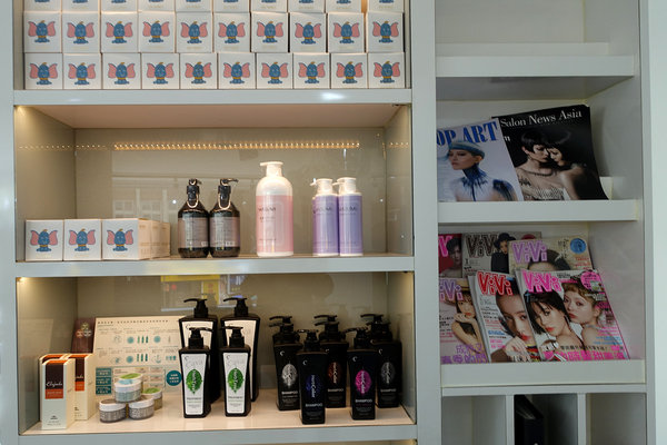 士林染髮、士林哥德式護髮-A&F hair salon士林店，士林剪髮便宜/專業接髮/頭皮養護/燙髮，Kimico造型師,士林夜市平價專業美髮