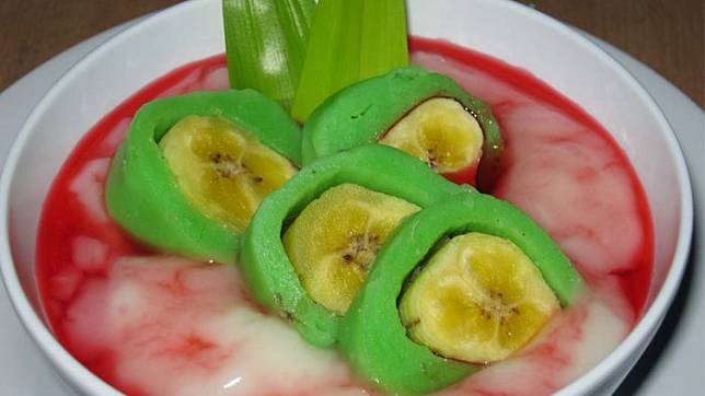 Pisang Ijo (Blogspot)   Artikel ini telah tayang di Tribunstyle.com dengan judul 7 Pilihan Takjil yang Menggugah Selera untuk Berbuka Puasa, Manis Sekaligus Nyegerin, http://style.tribunnews.com/2018/05/17/7-pilihan-takjil-yang-menggugah-selera-untuk-berbuka-puasa-manis-sekaligus-nyegerin?page=all&_ga=2.186599914.29407268.1526283900-1901692863.1521611343. Penulis: Fathul Amanah  Editor: Fathul Amanah