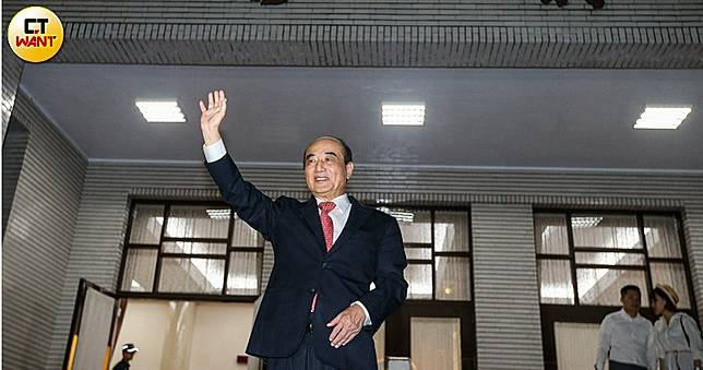 一通電話斷懸念　王金平替宋宣布參選