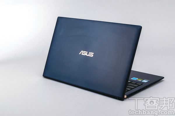 Asus ZenBook 15－ 最小的15吋輕薄筆電