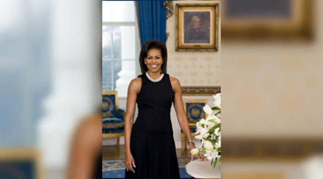 Kilau Berlian 25 Karat di Foto Resmi Ibu Negara AS Melania Trump