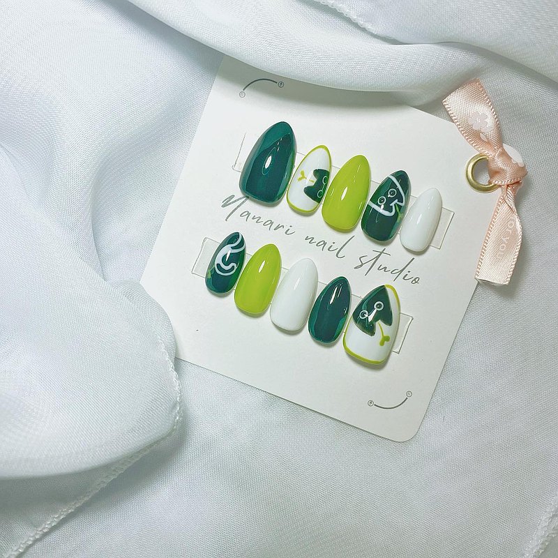 純手工客製穿戴甲|萌芽喵|美甲貼片|附贈PE飾品收納盒