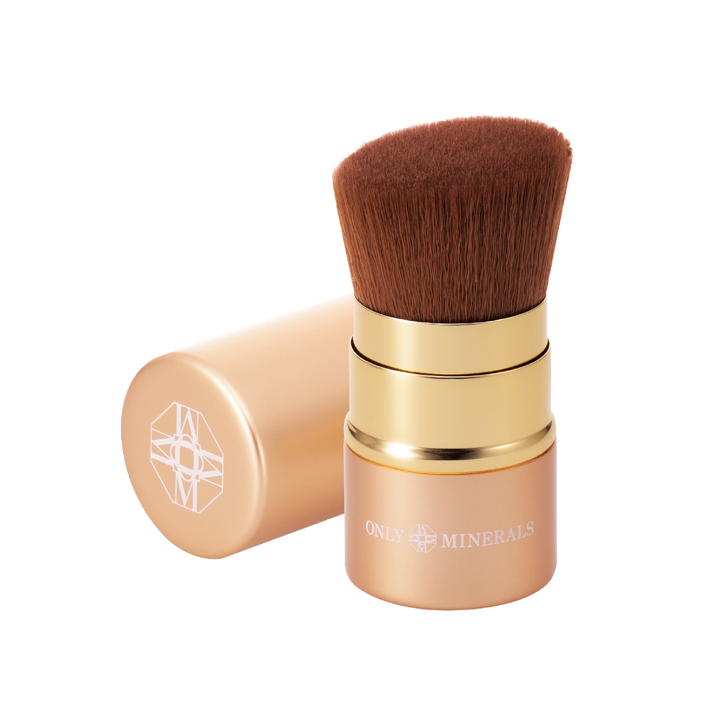 日本礦物彩妝類銷售第一母親親善化妝品牌攜帶式平頭刷具伸縮式方便外出攜帶適合沾取粉餅、液態底妝，快速完妝。