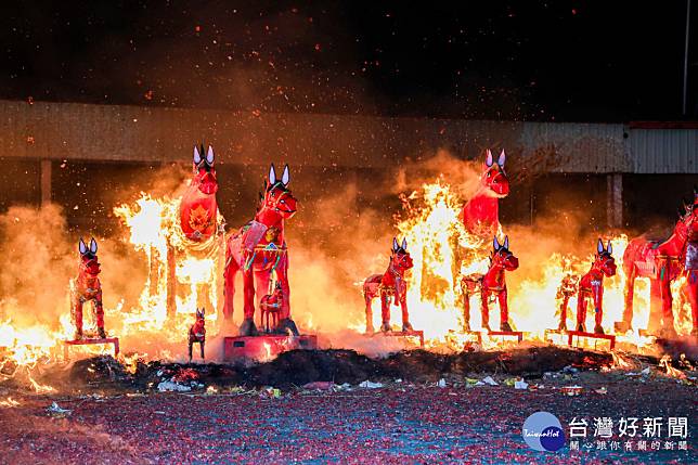 嘉義縣鹿草鄉元宵盛事，圓山宮火馬祭場面盛大／嘉義縣府提供