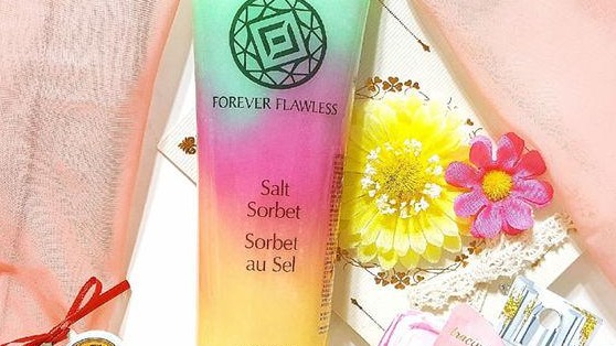 告別身體肌膚尷尬黑，Forever Flawless 彩虹海鹽身體磨砂膏