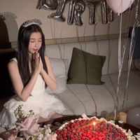 虞書欣的小石榴