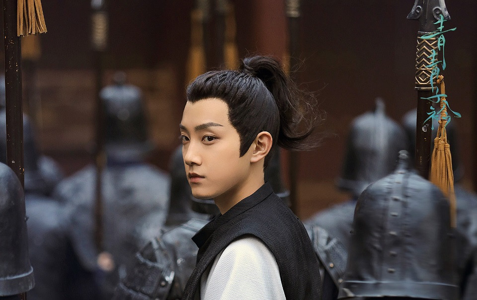 八月熱播陸劇男主角8：范世錡 飾演《青青子衿》駱秋遲