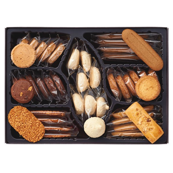 附伊勢丹百貨紙袋毫不手軟的添加大量的果乾及堅果創造出獨一無二的濃郁香氣一口咬下享受這酥脆口感專屬於大人的微甜加上豐富口感完美了整個午茶時光商品列表:椰子脆餅x4、咖啡酥餅x4、奶香榛果x4、馬卡龍x7