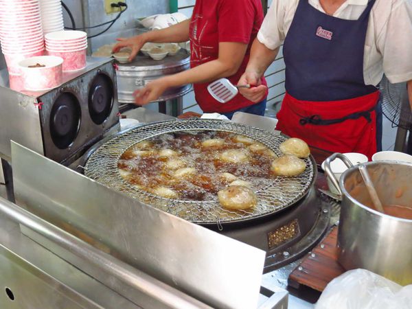 【台北美食】阿財彰化肉圓-超人氣排隊肉圓名店