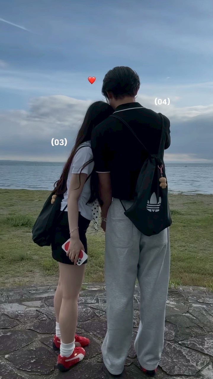 少し背の高いあなたの耳に寄せたおでこ編👩‍❤️‍👨