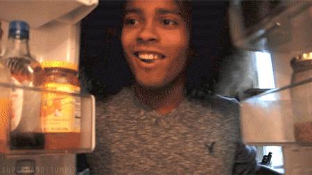 6 Kebiasaan Aneh yang Secara Nggak Sadar Lo Tiru dari Orangtua Lo