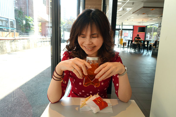 時尚好看的開運手鍊-財神小舖天然紅榴石好事發生手鍊，不俗氣的開運小物，可以當項鍊及纏繞手鍊的好看開運飾品