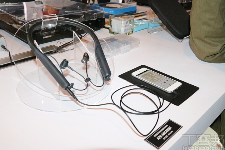 鐵三角迎接 45 週年新品發表會！主打 Hi-Fi 級木頭耳機、全球首款複合型單體耳機與高 CP 真無線產品