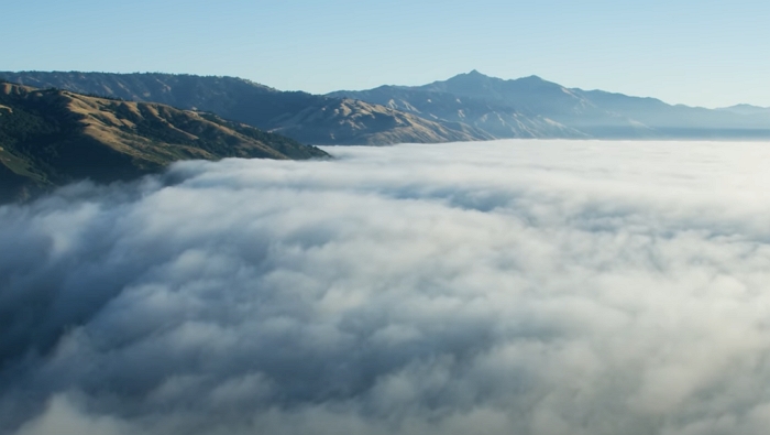 國外攝影師為了重現macOS Big Sur預設桌布，租了直昇機重現場景