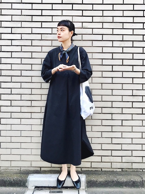 喜愛日系穿搭不可錯過小撇步！混搭3款品牌絲巾打造多變時髦形象4