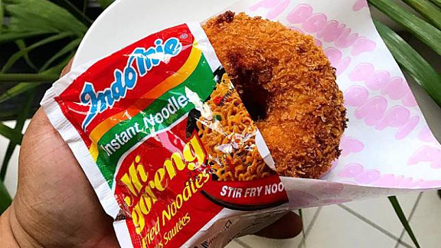 Donat Indomie Goreng.