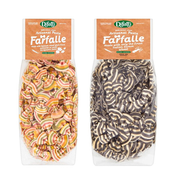 商品特點 採用100%杜蘭小麥粉製成 令人驚嘆的顏色全部來自天然色素 天然色素菠菜甜菜根薑黃紅甜椒構成了夢幻般的彩虹色 天然色素墨魚汁 採用手工壓製義大利麵粗糙的麵體能吸附更多醬汁 72小時低溫乾燥進