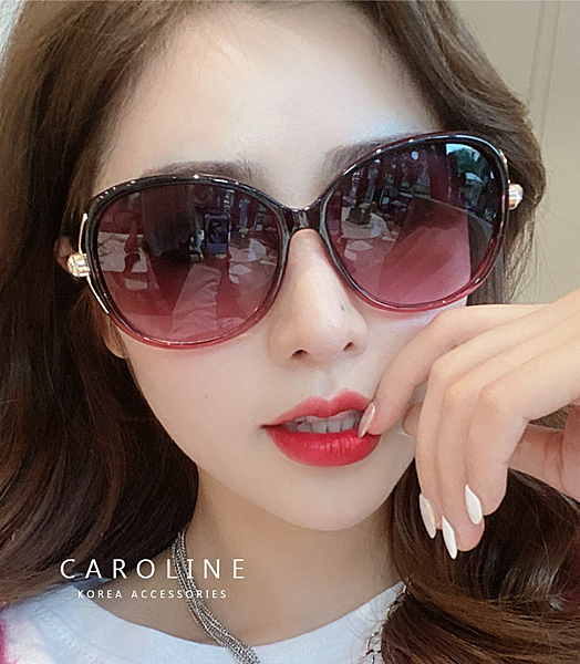 ★擁有一支適合自己的太陽眼鏡為自己形象加分! ★精細雕琢，能表現出您富有女人味的一面