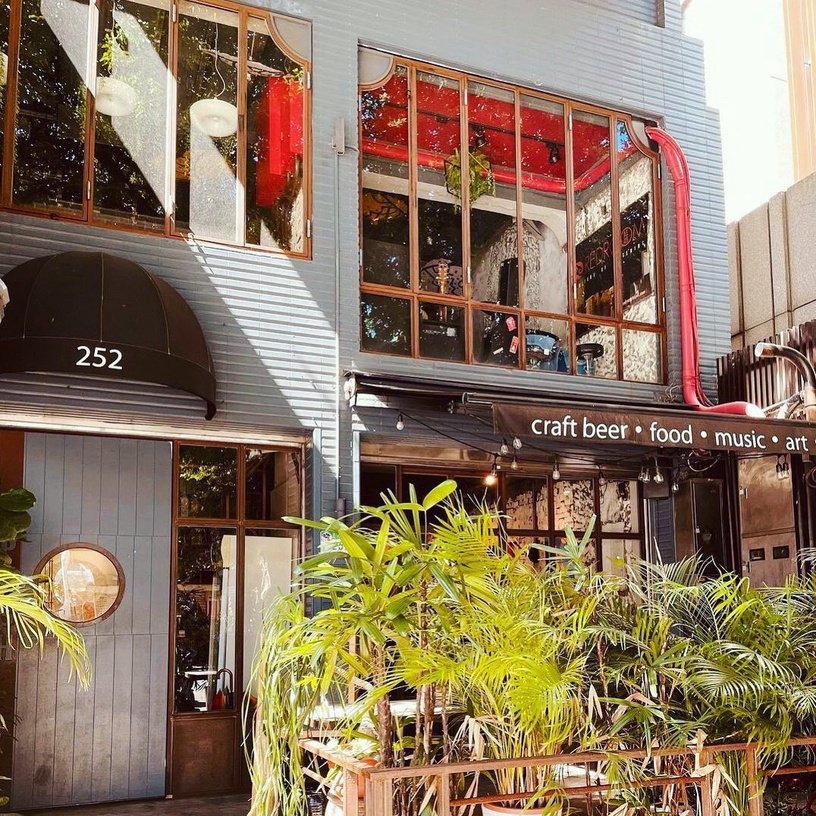 台北蔬食異料餐廳推薦7：Red Room Rendezvous 紅房餐酒館