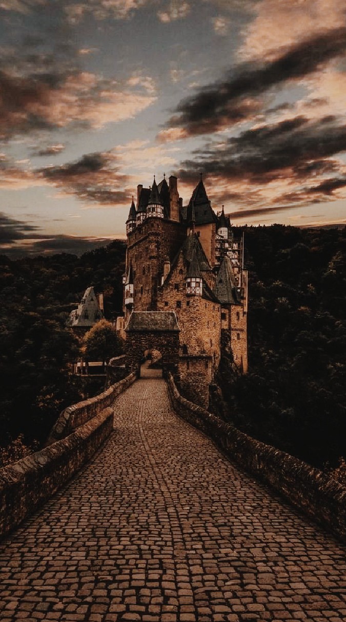 「 𝐏𝐇𝐀𝐌𝐓𝐎𝐌 𝐒𝐂𝐇𝐎𝐎𝐋 」― โรงเรียนย้อนกลับ 🎭