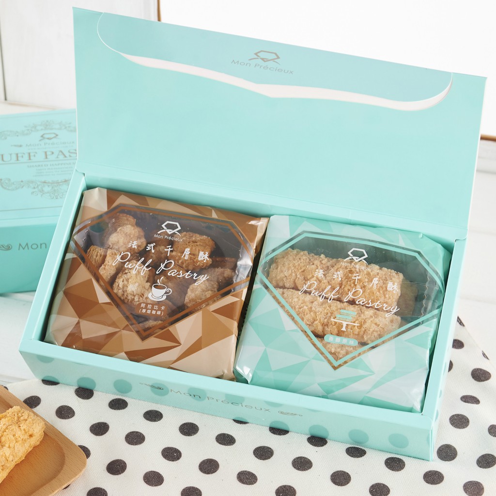 商品內容物 ：千層酥禮盒2入/盒※蛋奶素、五辛素下單前可先聊聊私訊我們⚠注意⚠ 千層酥是易碎食品!!!!#如收到產品有任何問題請來電 02-29041768或聊聊私訊『商品統一都是由公司發貨配送』#萌