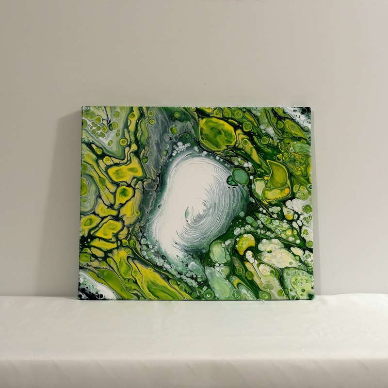 不需要繪畫基礎。 流動畫的創作，在於拼湊色彩的美感、技巧的學習只是為了線條的變化。 靈感呈現在當下的流動中，看著顏料流來流去，既療癒又舒壓～