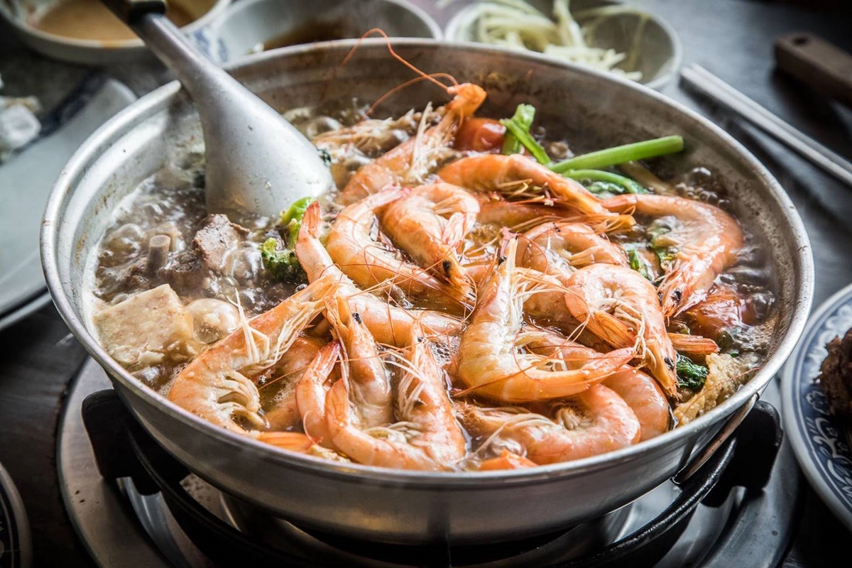 免500元羊肉爐吃到飽！近百種食材、羊大骨無限吃，加碼開吸精華滿滿羊骨髓