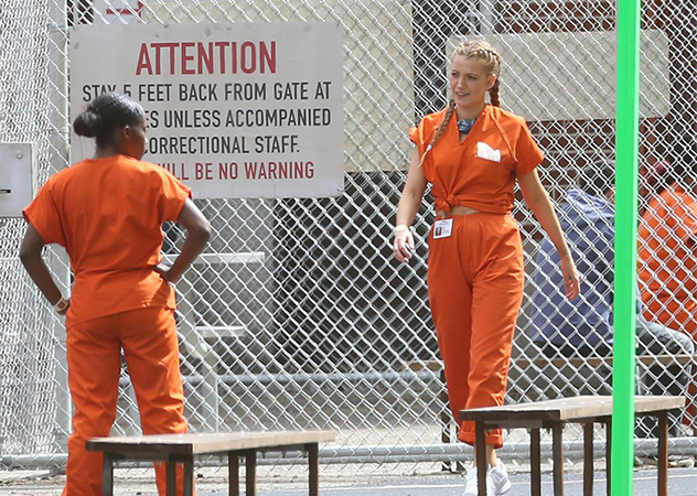 《A SIMPLE FAVOR》