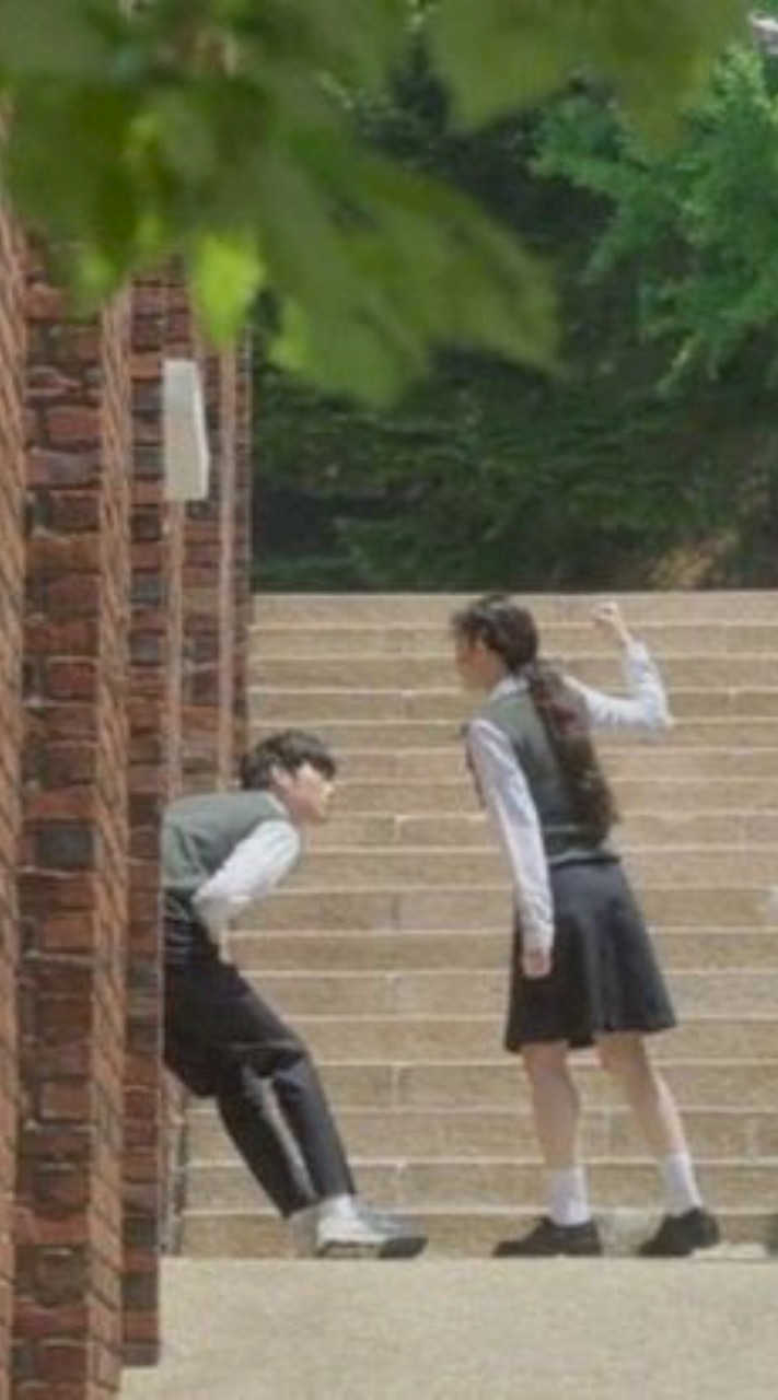 非リア団結‼️リア充なーろ