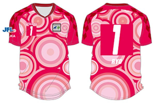 カズもさっそく着用！鈴鹿ポイントゲッターズ、2022新ユニフォームを