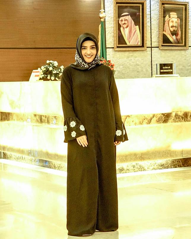10 Gaya Hijab Keren Untuk Cewek Berbadan Curvy
