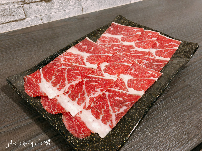 中山區,中山國小站,伊比利豬,吃到飽,和牛,寵物友善,寵物友善餐廳,戰醬燒肉,日本和牛,海鮮,澳洲和牛,烤肉,燒肉,菜單,雙城店 @跟著Julie一起走吧